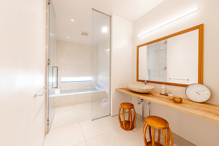 luxury bathroom
